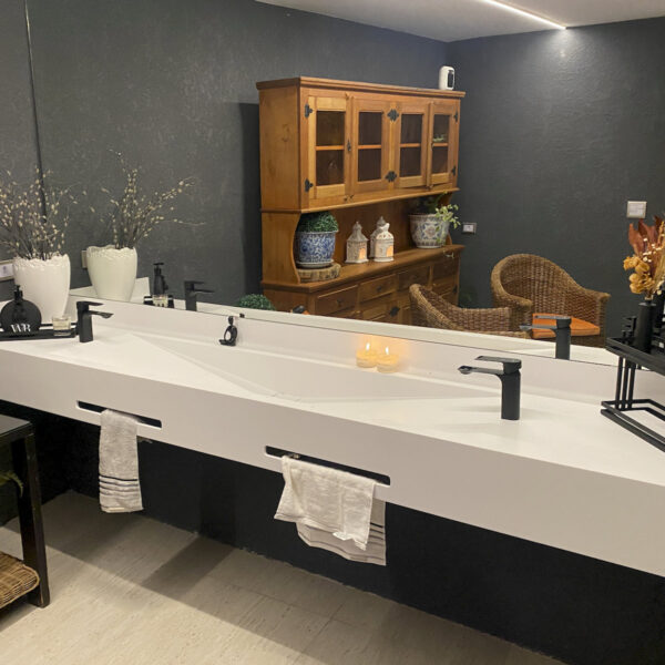 Portifolio banheiros galeria superficie processador premium corian 13 600x600