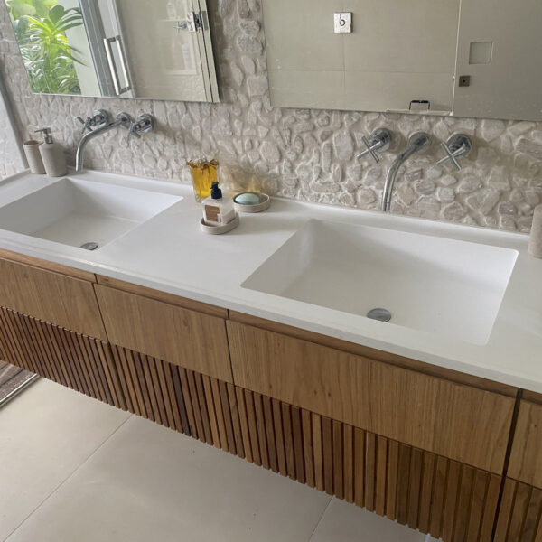 Portifolio banheiros galeria superficie processador premium corian 18 600x600