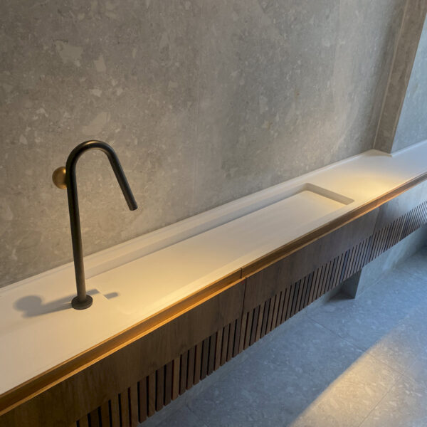 Portifolio banheiros galeria superficie processador premium corian 19 600x600