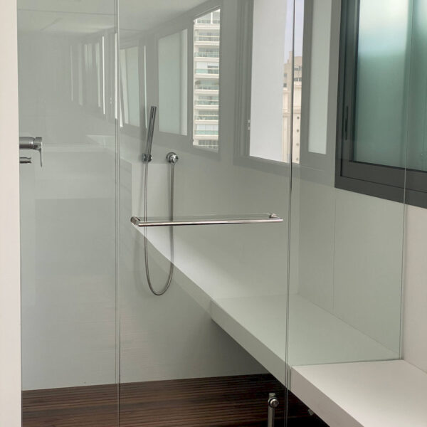 Portifolio banheiros galeria superficie processador premium corian 23 600x600