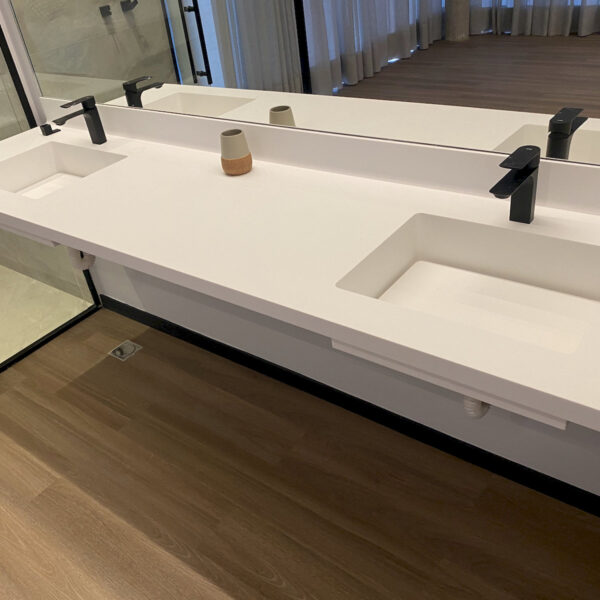 Portifolio banheiros galeria superficie processador premium corian 31 600x600