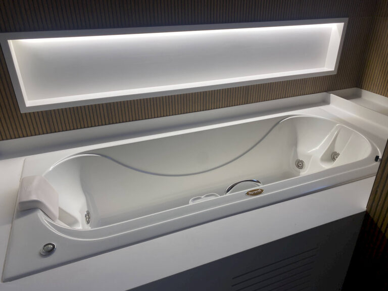 Portifolio banheiros galeria superficie processador premium corian 33 768x576