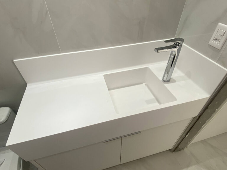 Portifolio banheiros galeria superficie processador premium corian 37 768x576