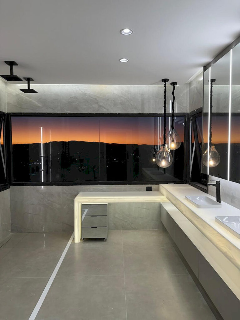 Portifolio banheiros galeria superficie processador premium corian 40 768x1024