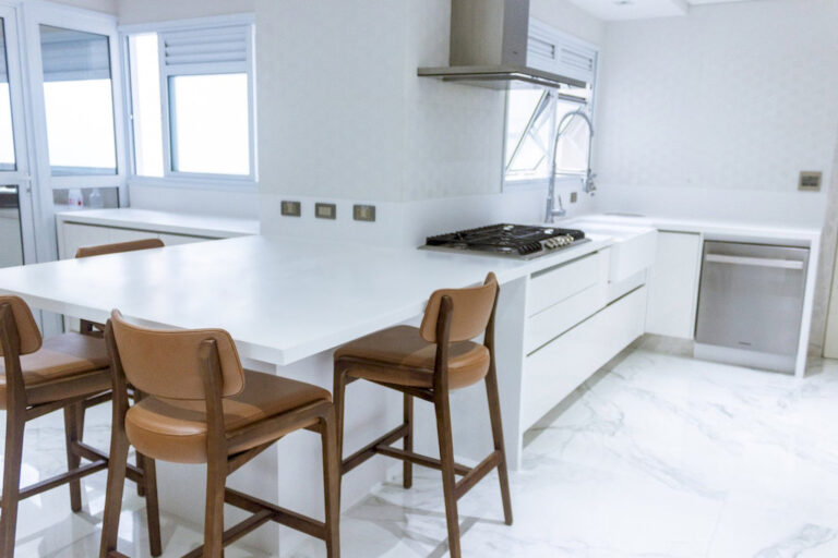 Portifolio cozinhas destaque superficie processador premium corian 03 768x512