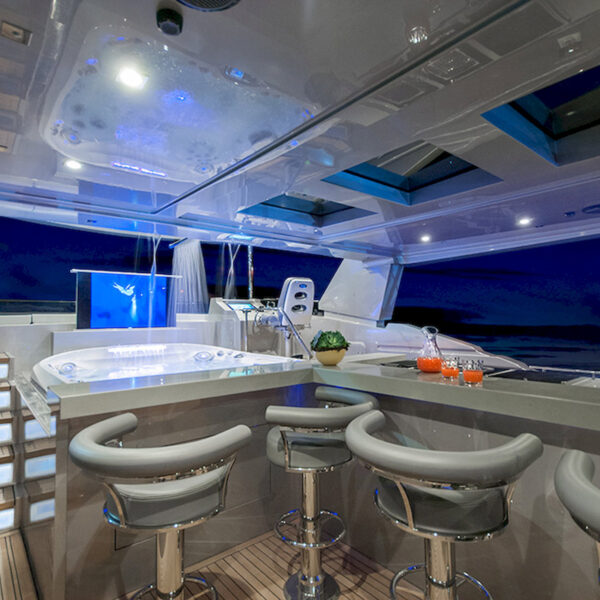 Portifolio nauticos galeria superficie processador premium corian 05 600x600