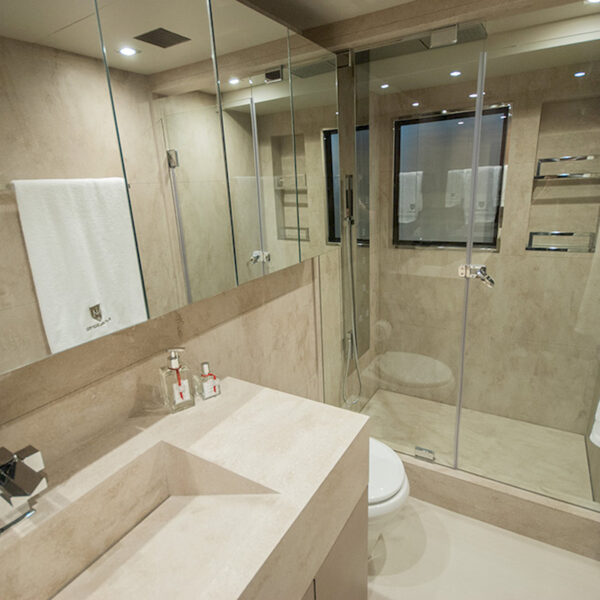 Portifolio nauticos galeria superficie processador premium corian 07 600x600